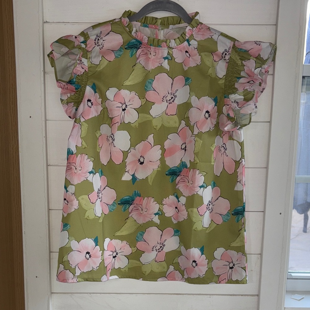 Mod Boutique Ruffle Sleeve Floral Blouse